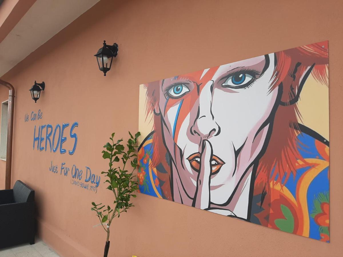 The Home Of Music Stars Aeroporto di Catania Fontana Rossa Esterno foto